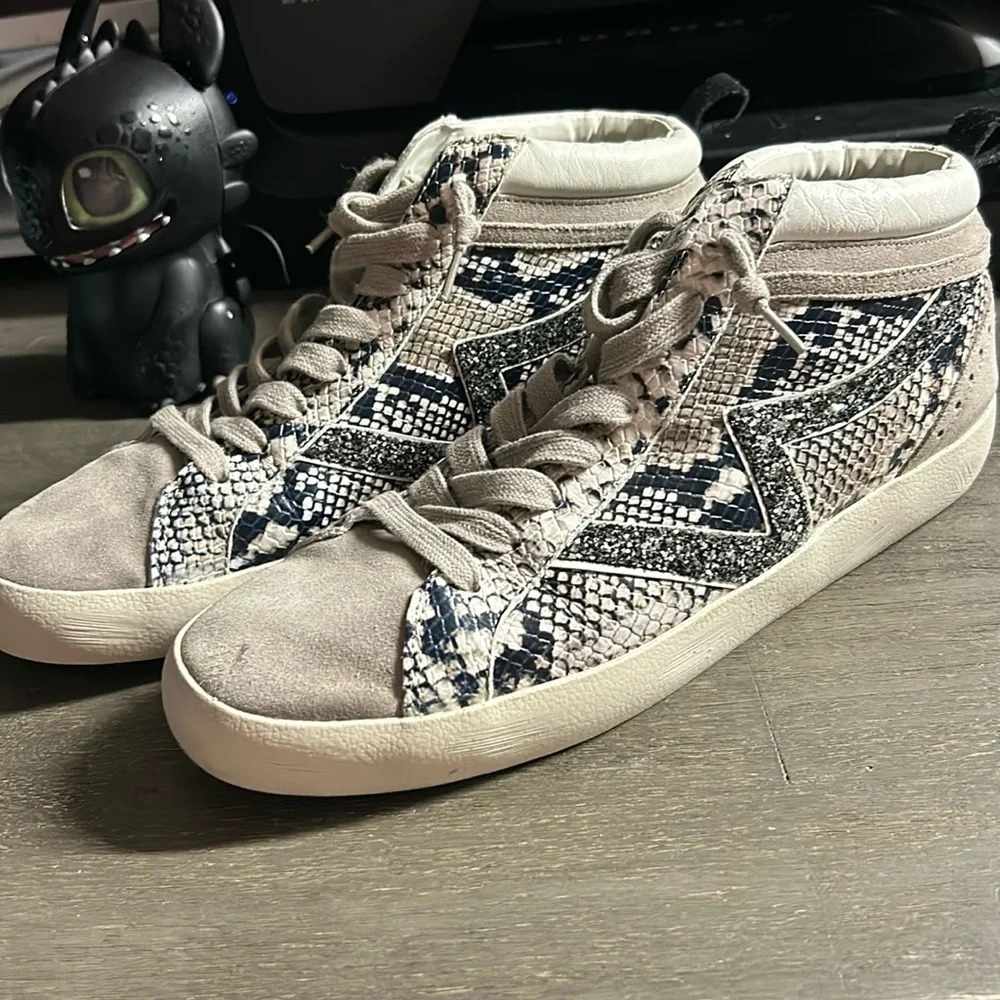 Women’s Gianni Bini Hightop mixed media‎ Size 10 faux snake suede and glitter